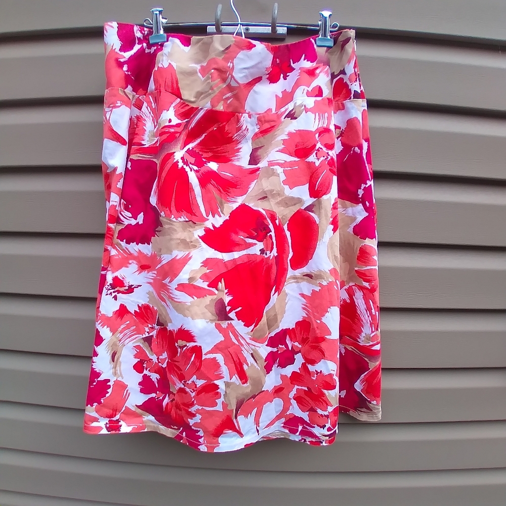 Lane Bryant Sz 16W Skirt Red Floral Red Coral